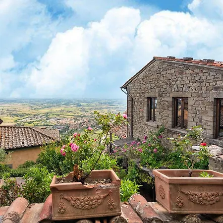 Βίλα In With Pool *