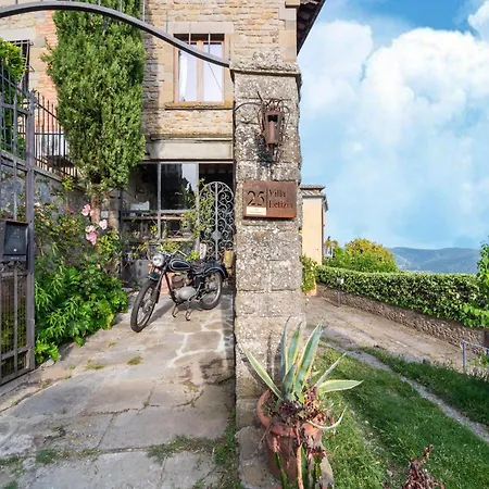 In With Pool Βίλα