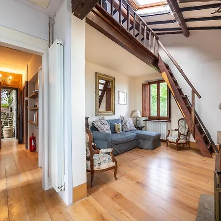 In With Pool וילה קורטונה