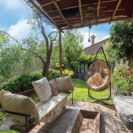 In With Pool فيلة