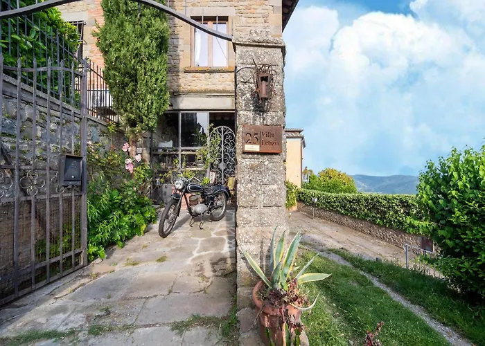 In With Pool וילה